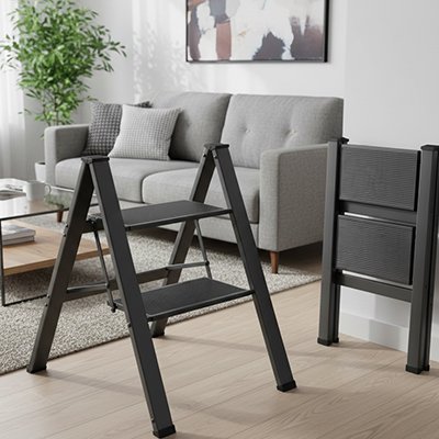 Escabeau 2 marches. supporte des charges importantes
